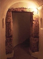 Il corridoio che conduce alla polla.