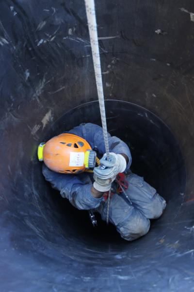 La prima discesa nel pozzo artificiale